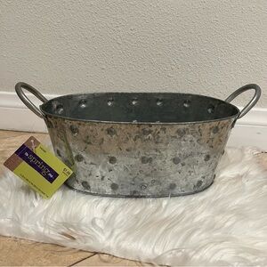 Farmhouse Style Metal Oval Shape Container
